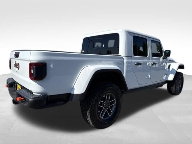 New 2026 Bright White Clear-Coat Exterior Paint Jeep Mojave X image 7