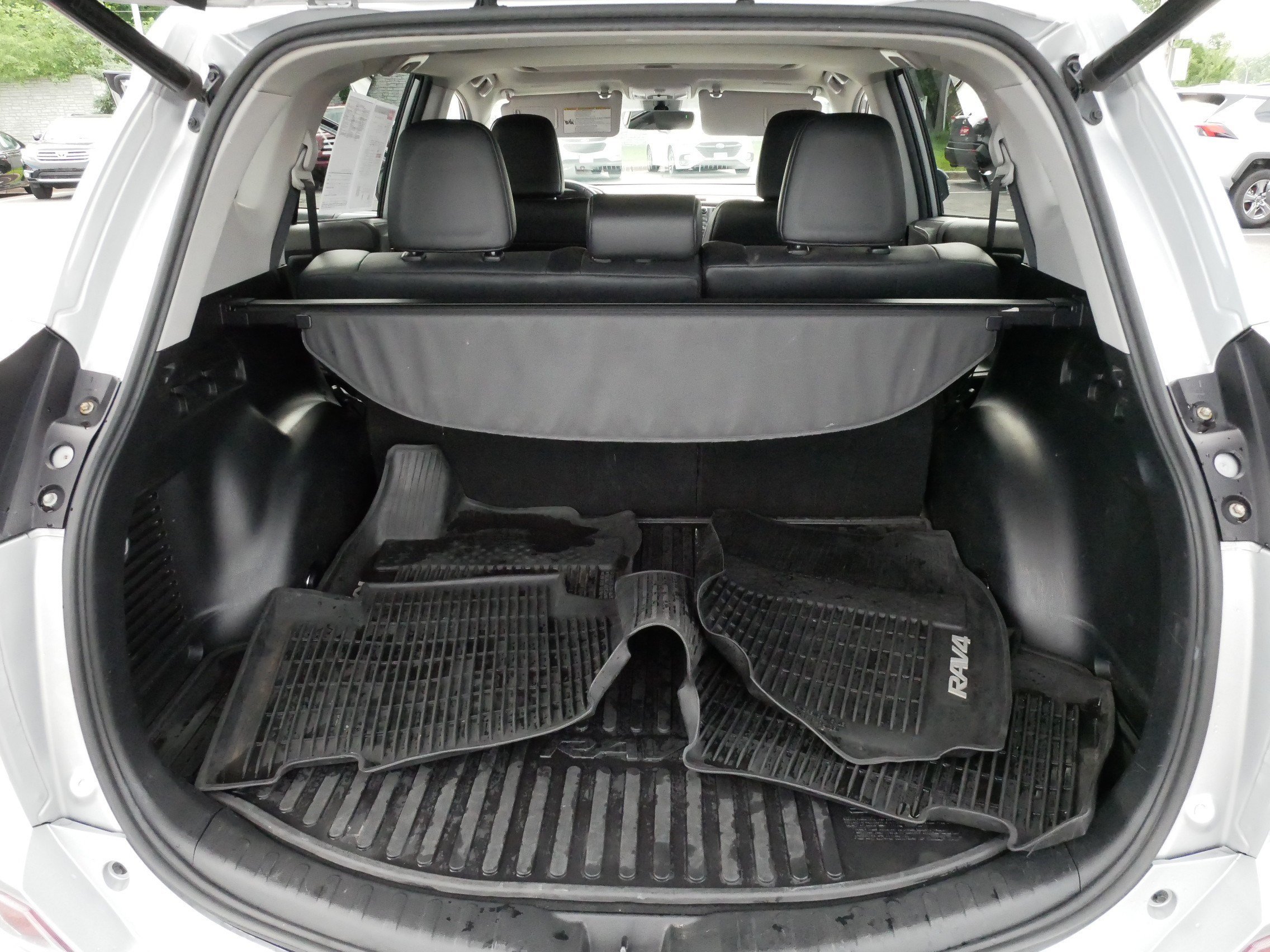 Used 2018 SILVER SKY METALLIC Toyota Limited image 18