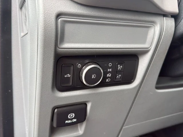 Used 2022 White Ford  image 24