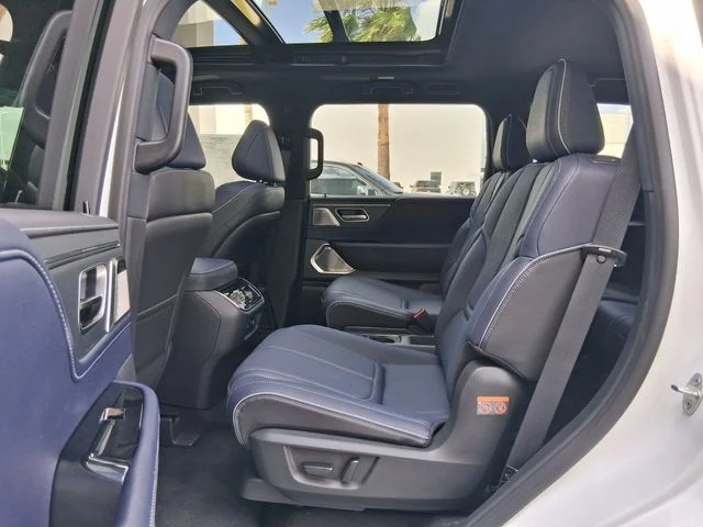New 2026 2T RADIANT WHIT INFINITI Sport 4WD image 32
