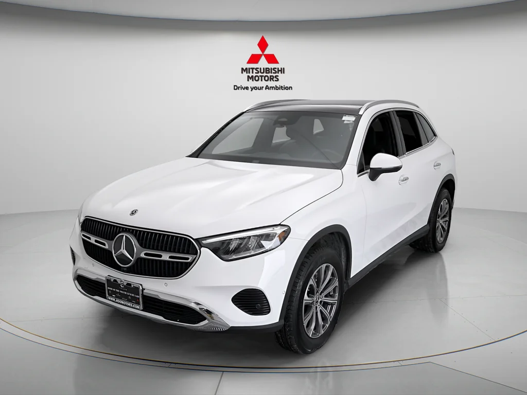 Used 2024 Polar White Mercedes-Benz GLC 300 image 2