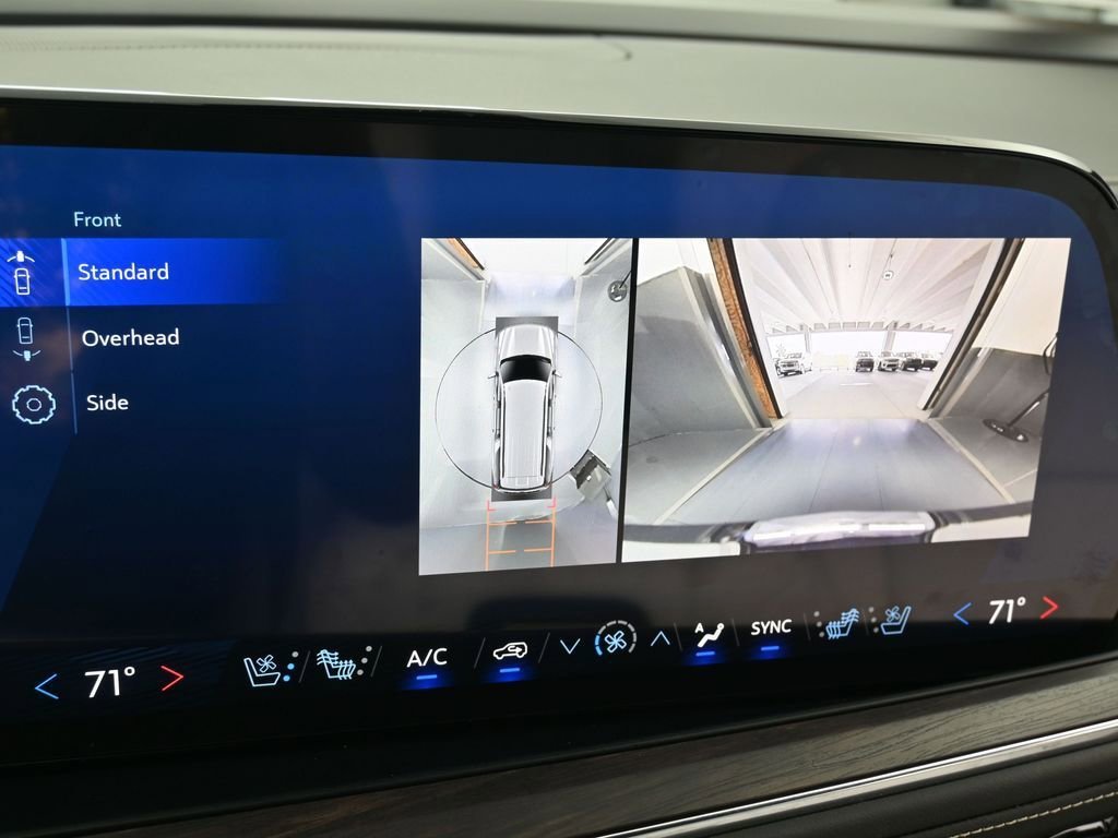 2025 Chevrolet Suburban Premier - Photo 20