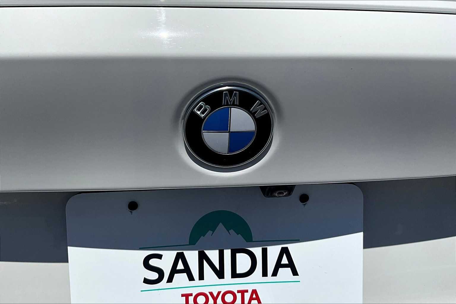 Used 2022 Alpine White BMW 330i image 33