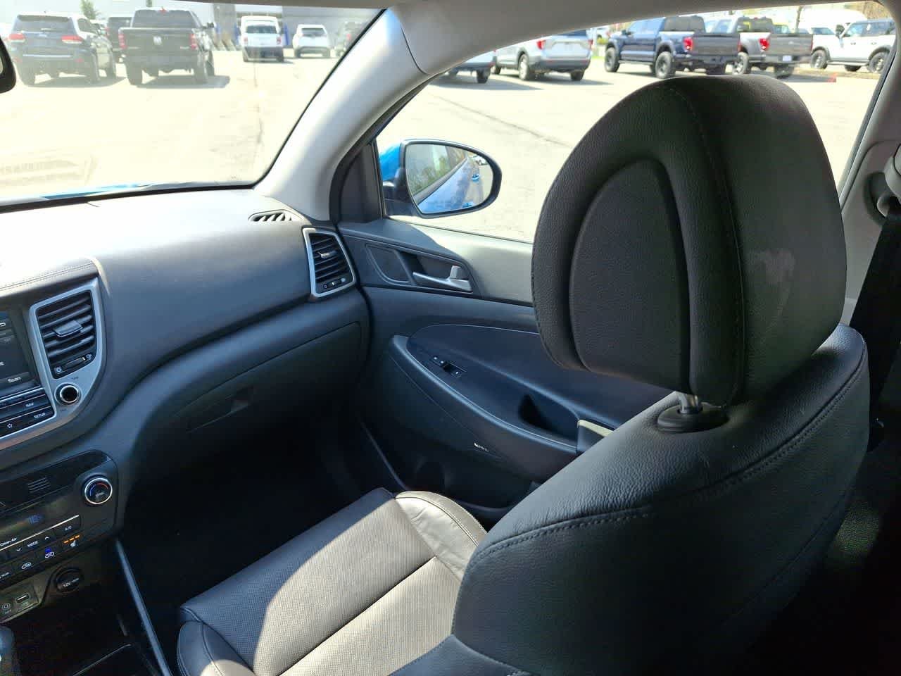 Used 2018 Caribbean Blue Hyundai SEL Plus image 11