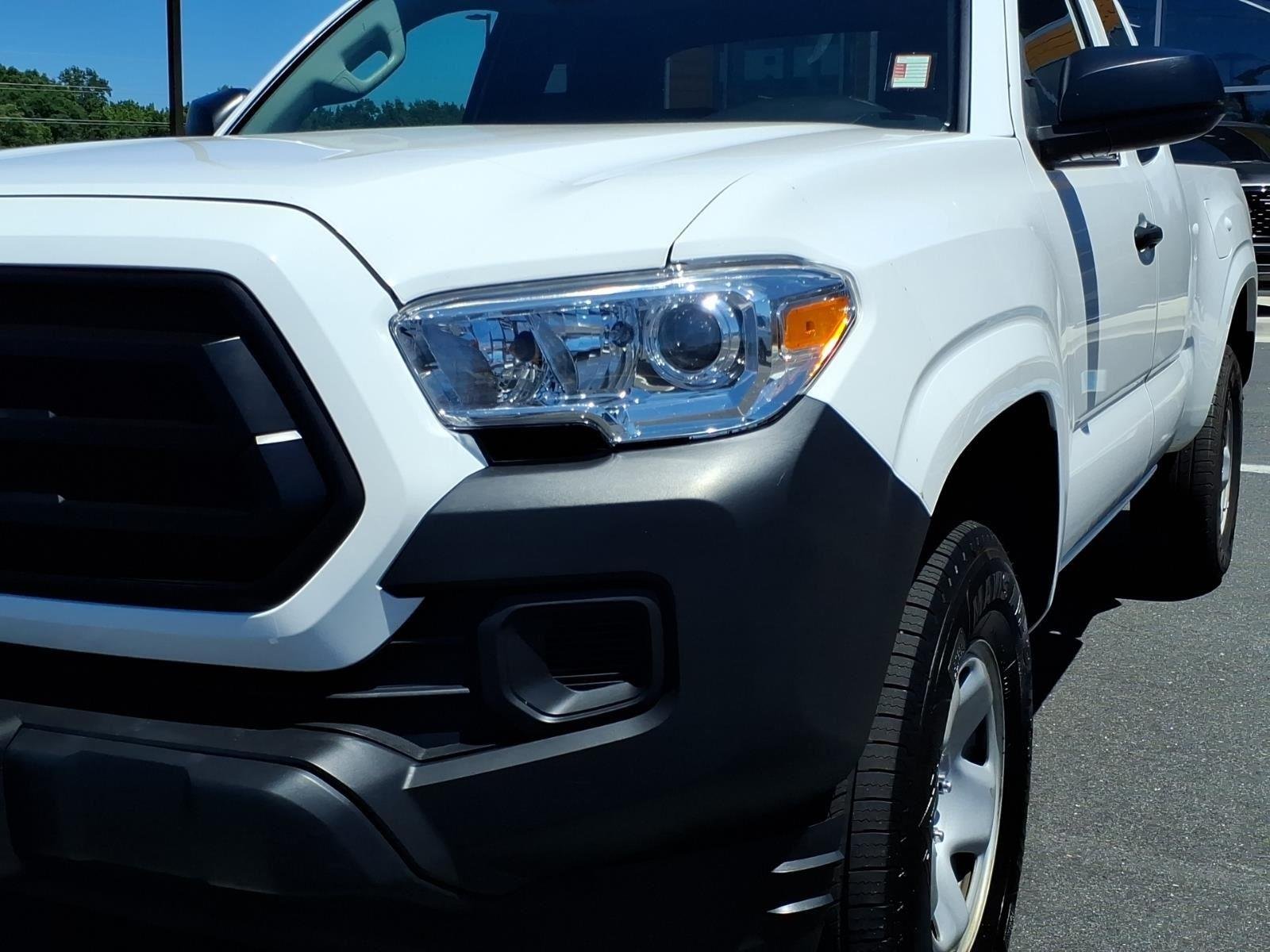 Used 2022 White Toyota SR image 14