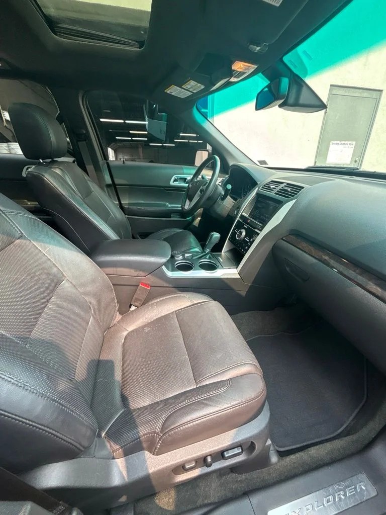 Used 2013 Black Ford Limited image 25