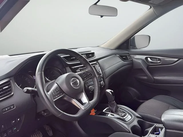 Used 2018 Red Nissan SV image 9