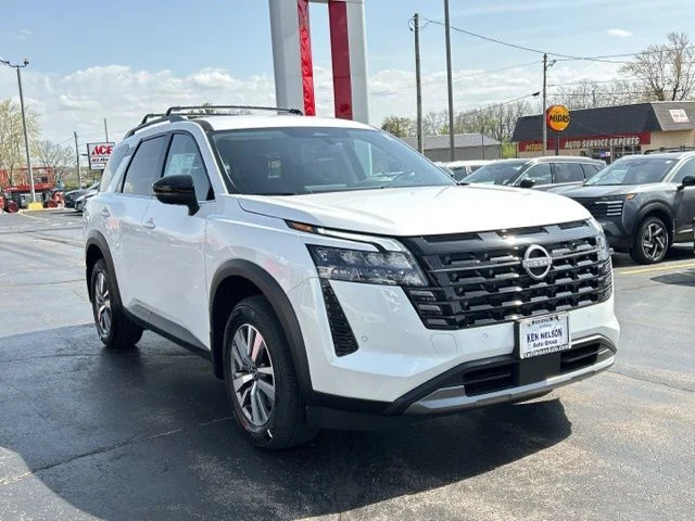 New 2026 Everest White Pearl TriCoat Nissan SL image 14