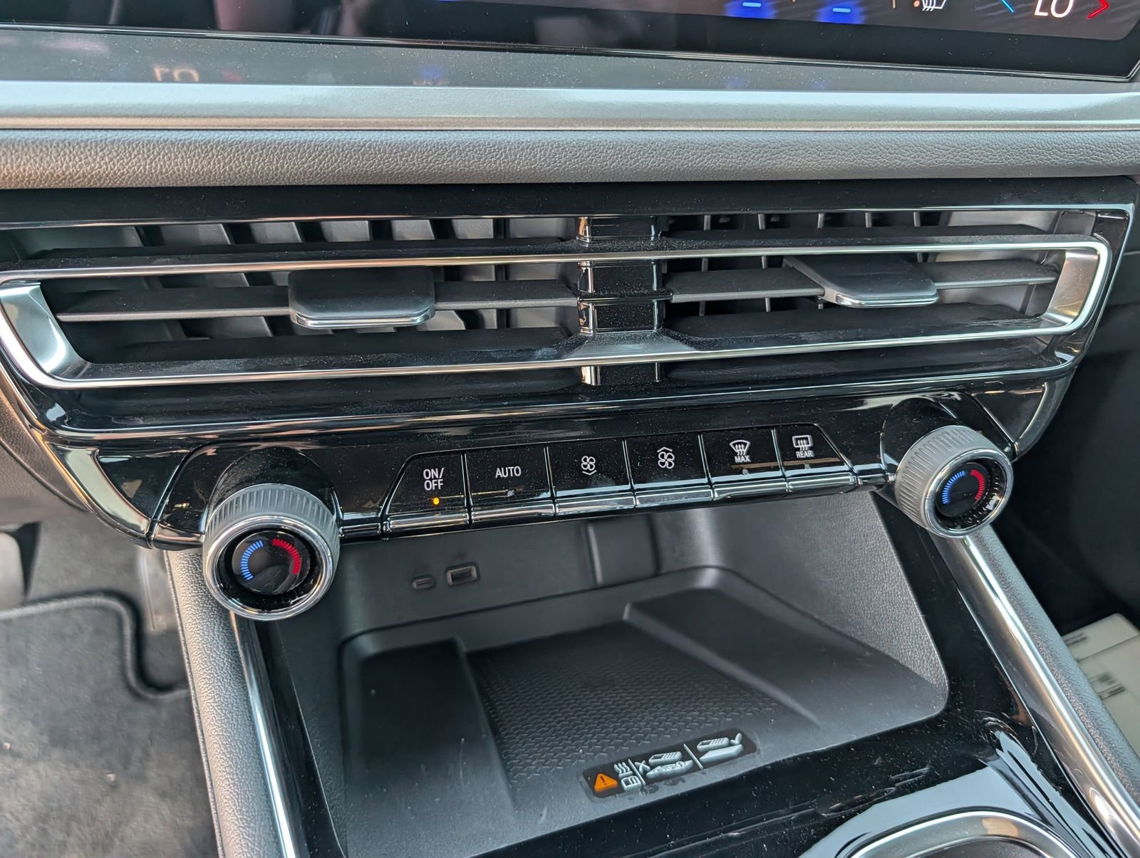 2026 Chevrolet Traverse LT - Photo 16