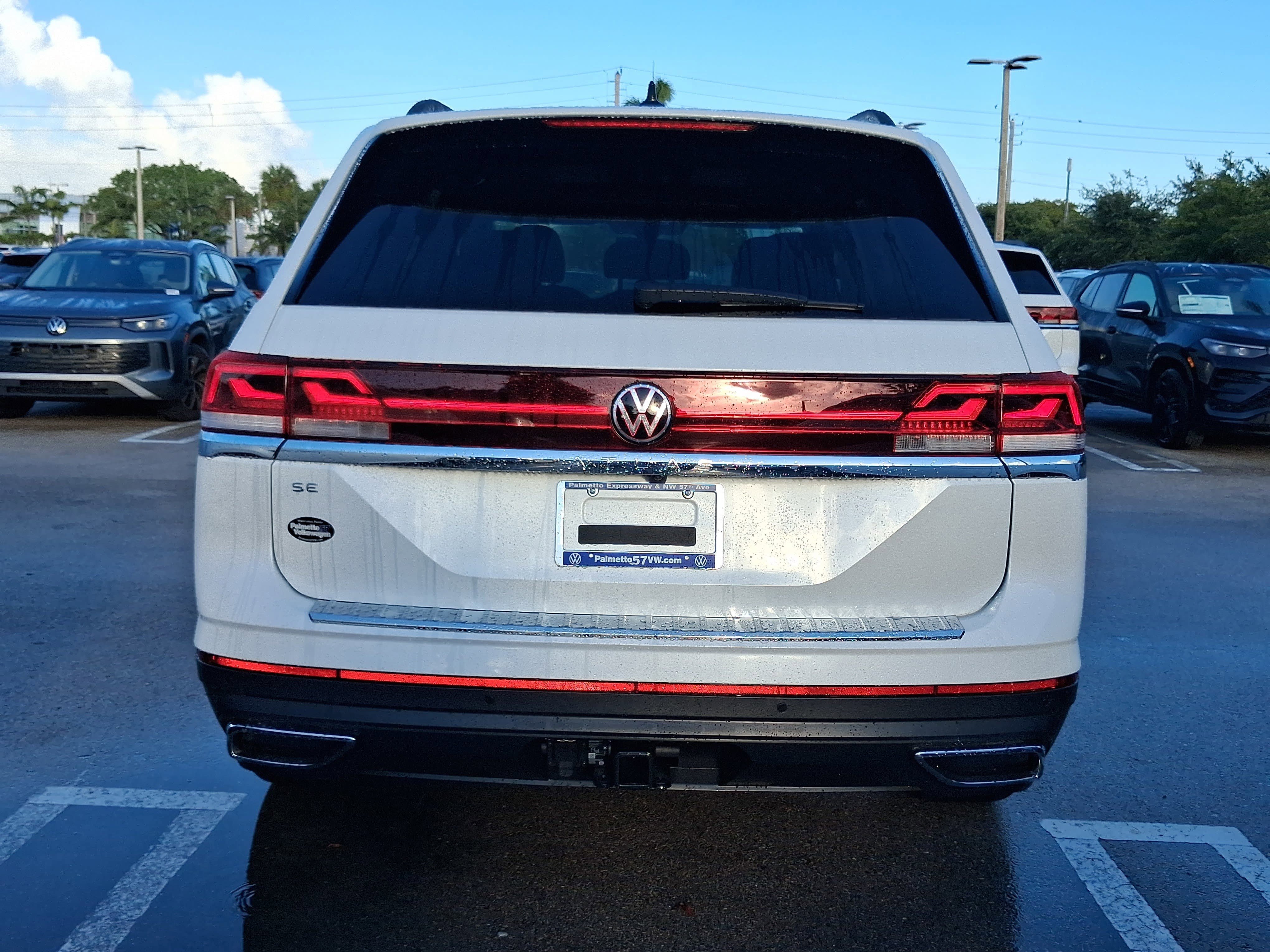 New 2026 White Volkswagen 2.0T SE w/Technology image 4