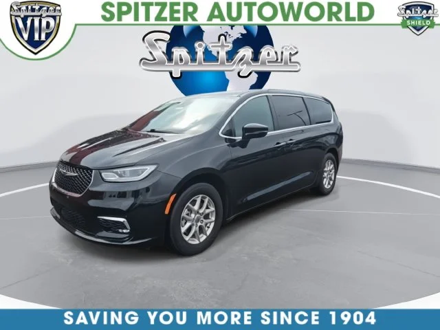 Used 2025 Black Chrysler Select image 5