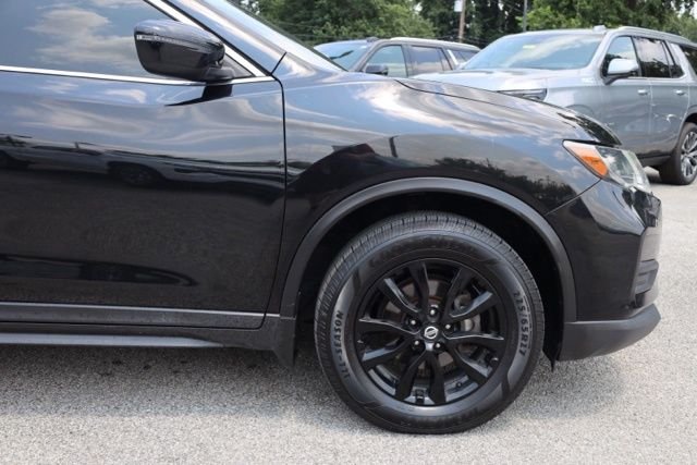 Used 2018 Magnetic Black Nissan SV image 13