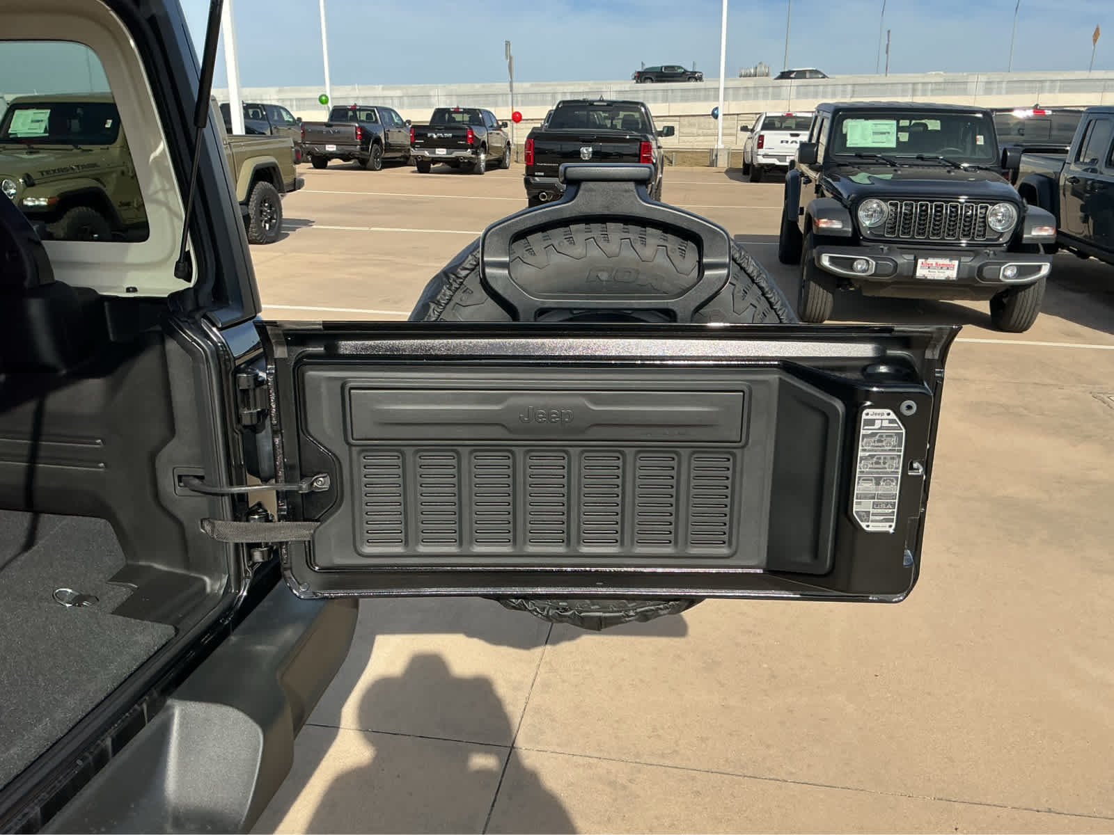 New 2026 Black Clear-Coat Exterior Paint Jeep Sport S image 18