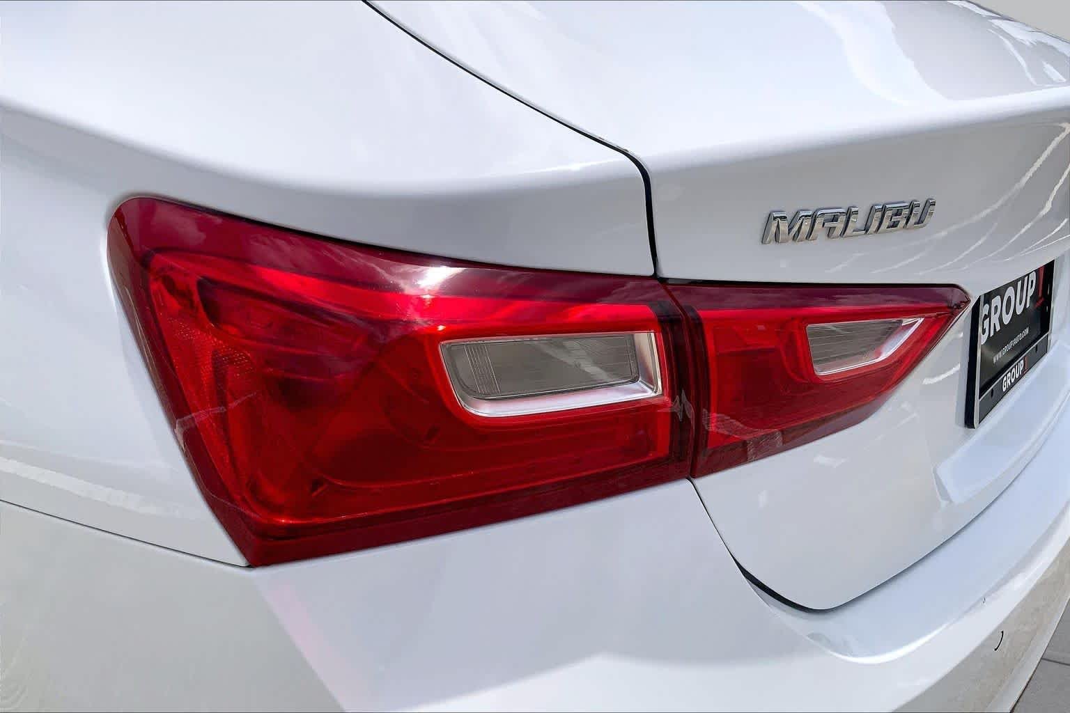 Used 2024 Summit White Chevrolet LT image 28