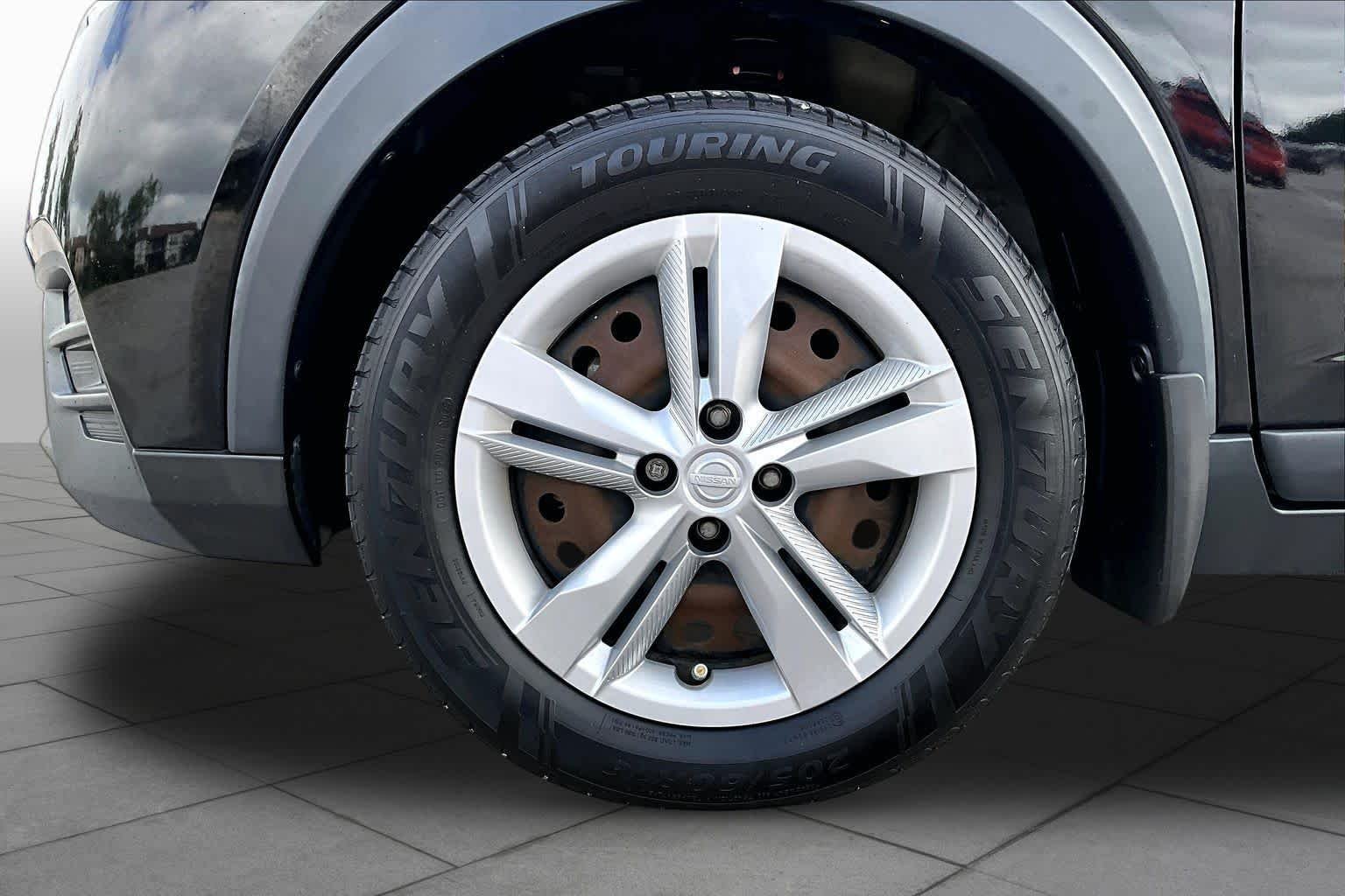 Used 2019 Super Black Nissan S image 11