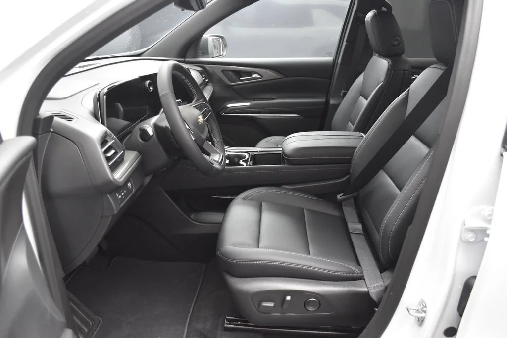 New 2026 Summit White Chevrolet LT image 20