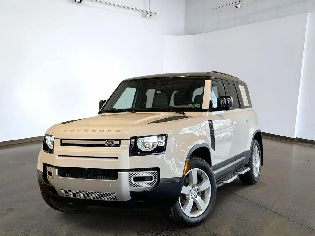 2023 Land Rover Defender S's photo