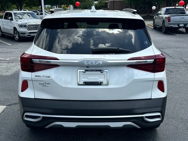 Used 2022 White Kia SX image 4