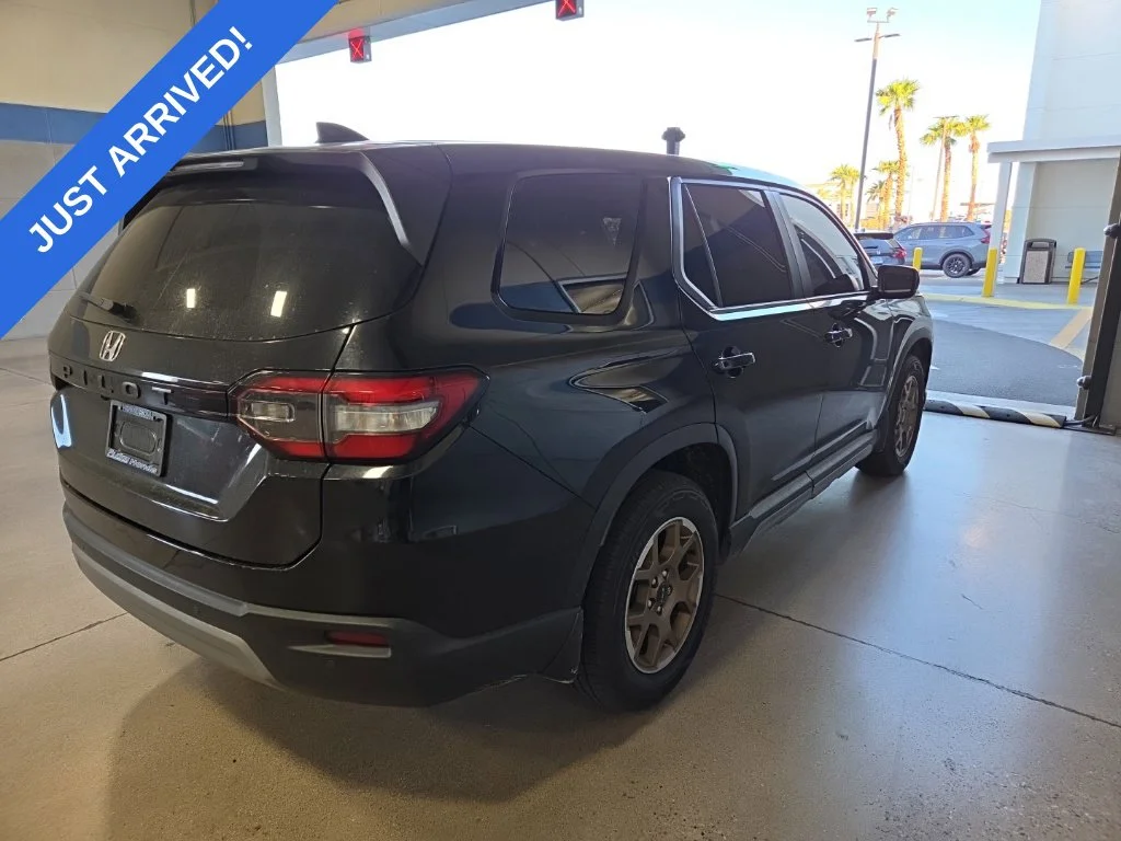 Certified Used 2024 Crystal Black Pearl Honda EX-L image 3
