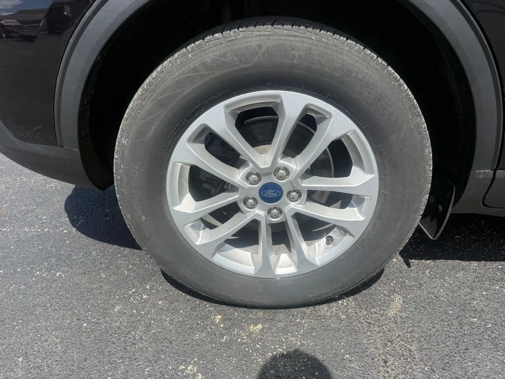 Used 2020 Black Ford SE image 44