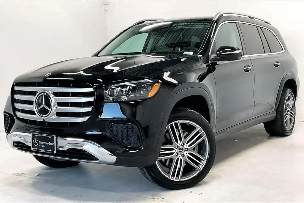 Certified Used 2026  Mercedes-Benz GLS 450 image 2