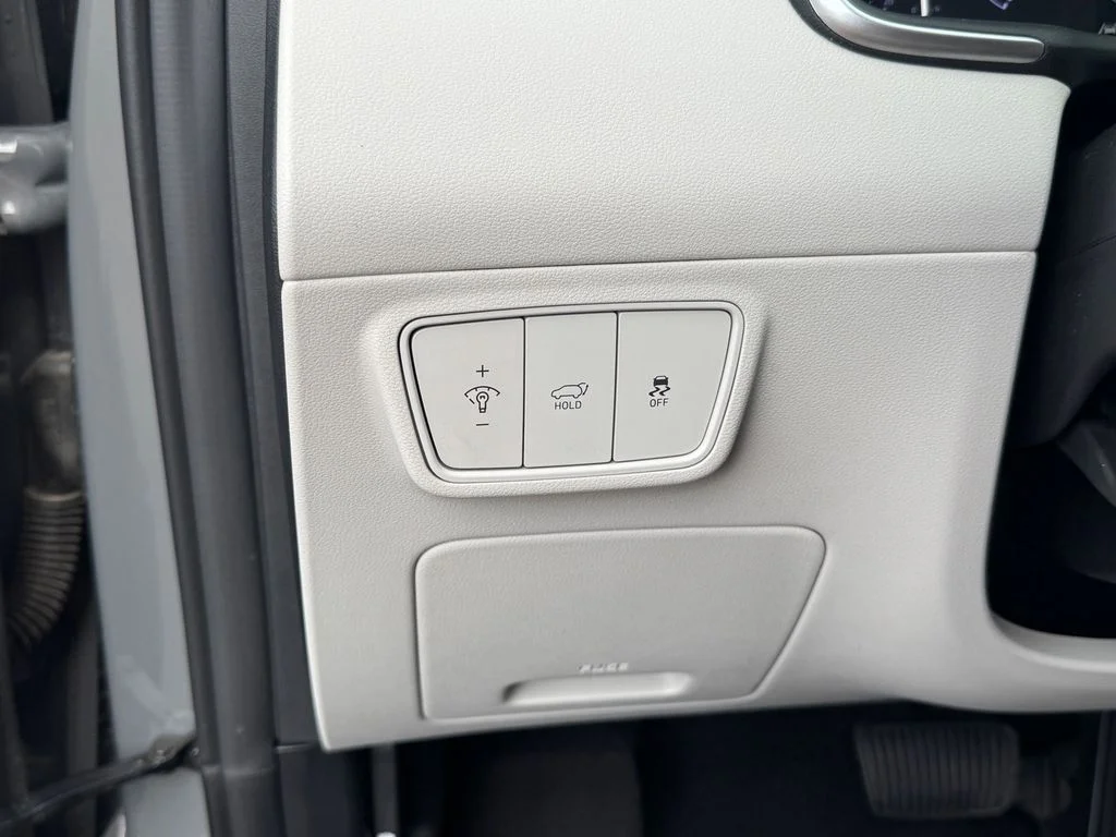 Used 2024 Gray Hyundai SEL image 18
