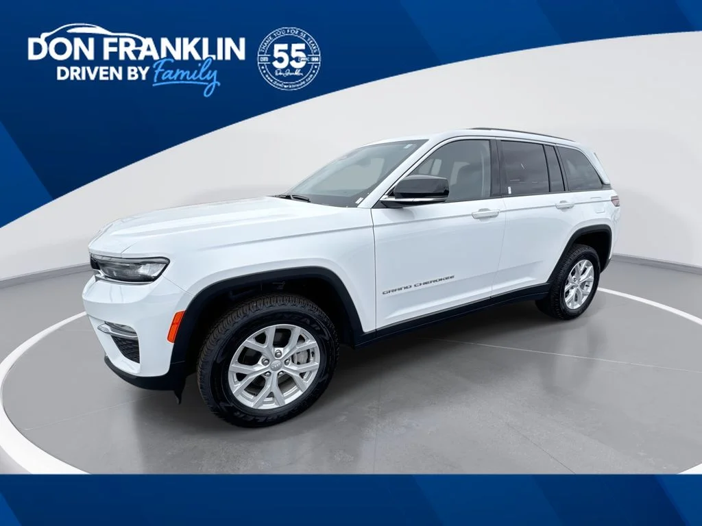 Used 2023 White/off-white Jeep Limited image 1