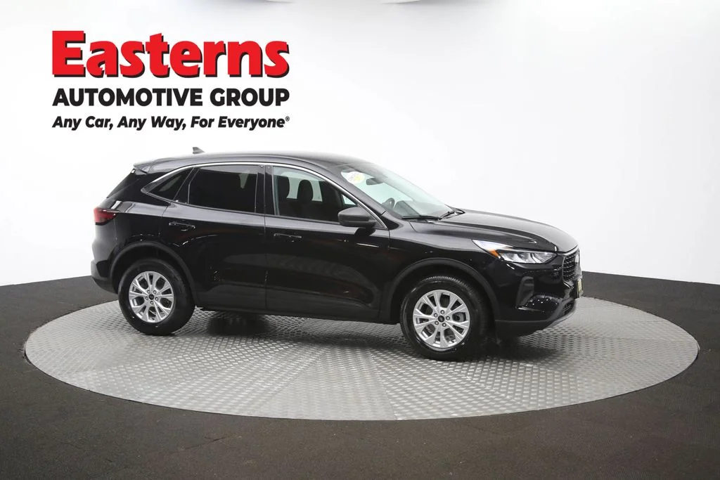 Used 2023 Black Ford Active image 46