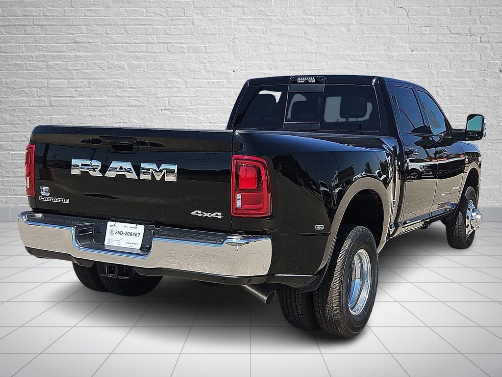 New 2026 Diamond Black Crystal Pearl-Coat Exterior Paint RAM Laramie image 4