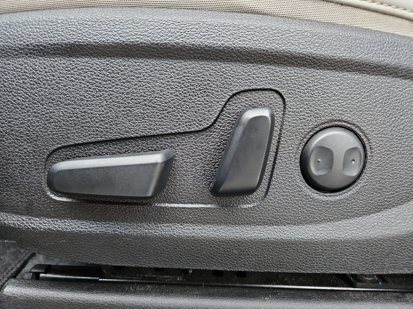Used 2023 Black Kia S image 21