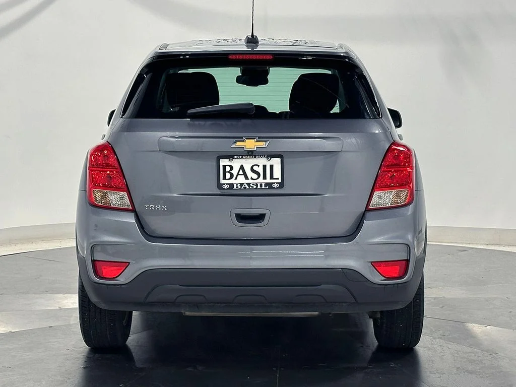 Used 2020 Gray Chevrolet LS image 12