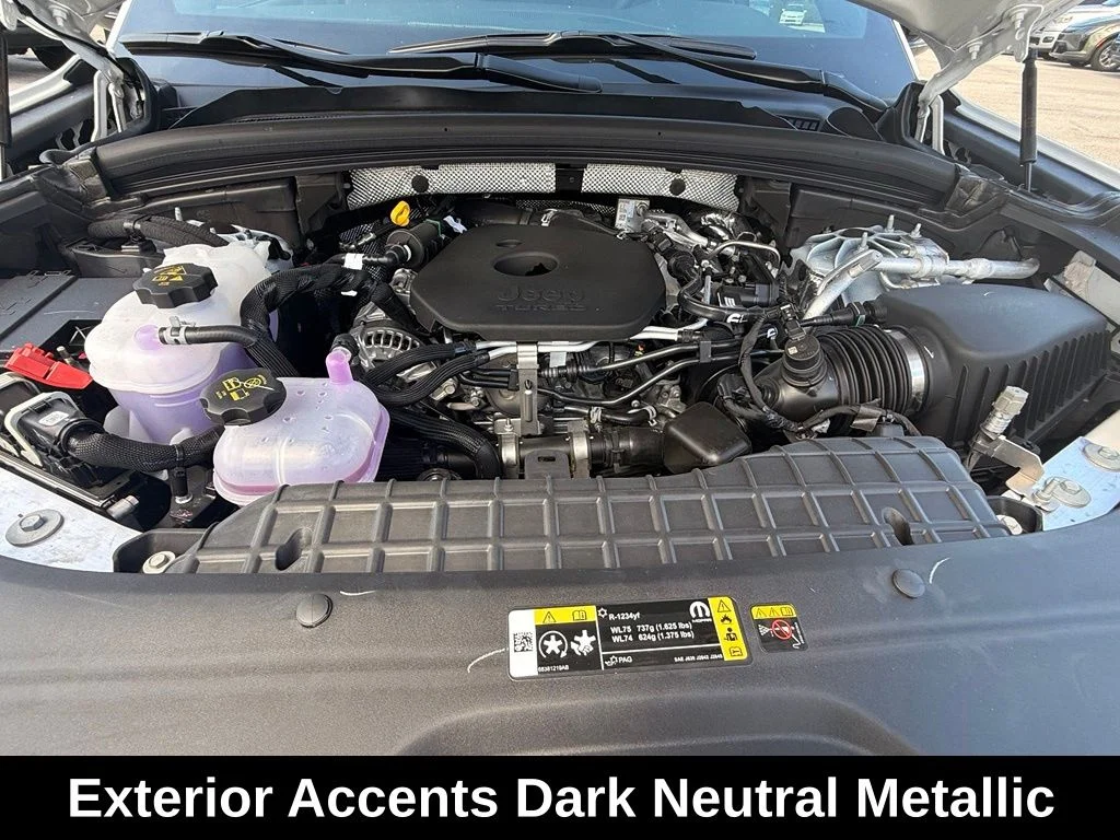 New 2026 Bright White Clear-Coat Exterior Paint Jeep Laredo Altitude image 31