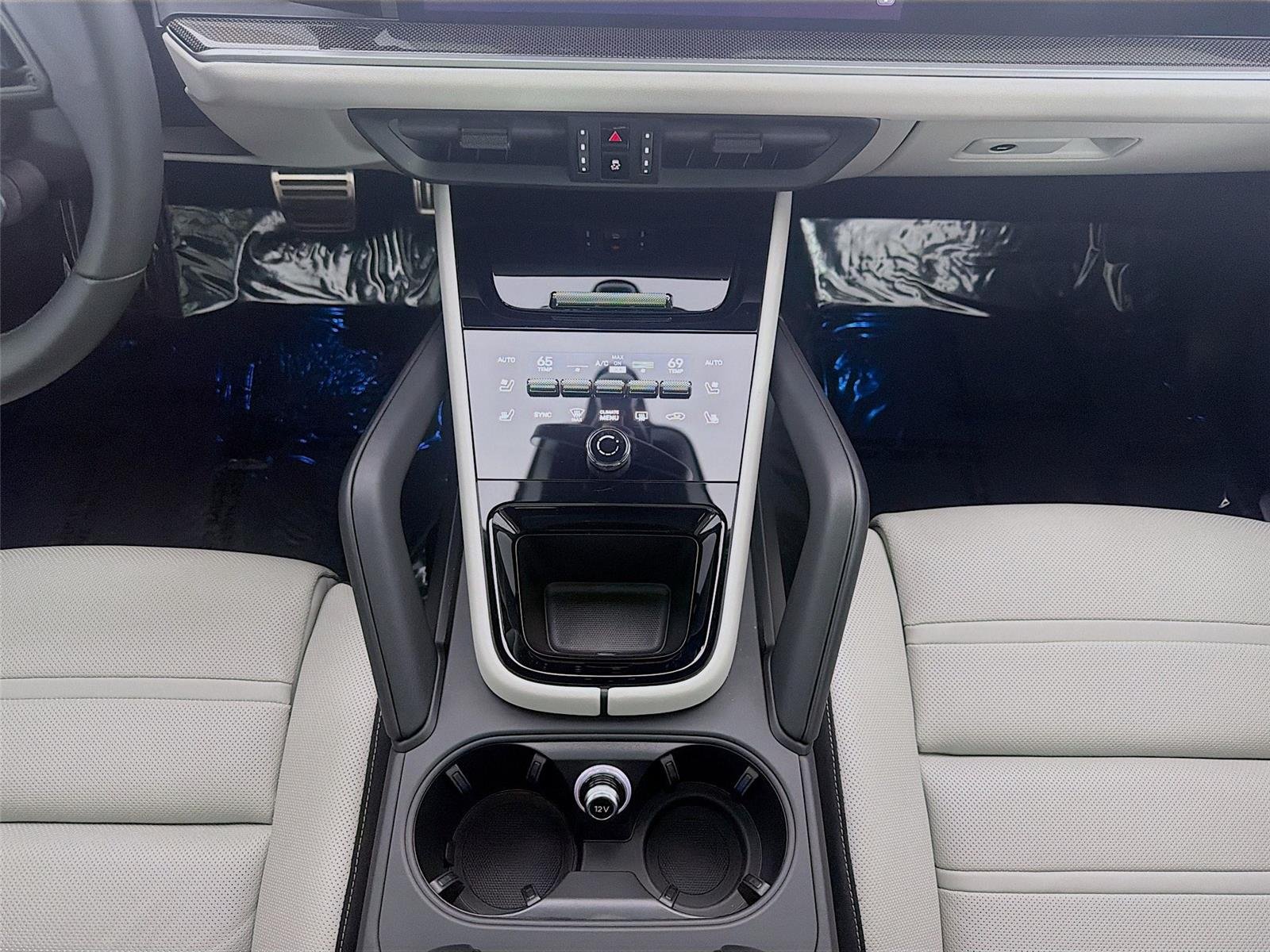 Used 2025 Chalk Porsche S E-Hybrid image 20