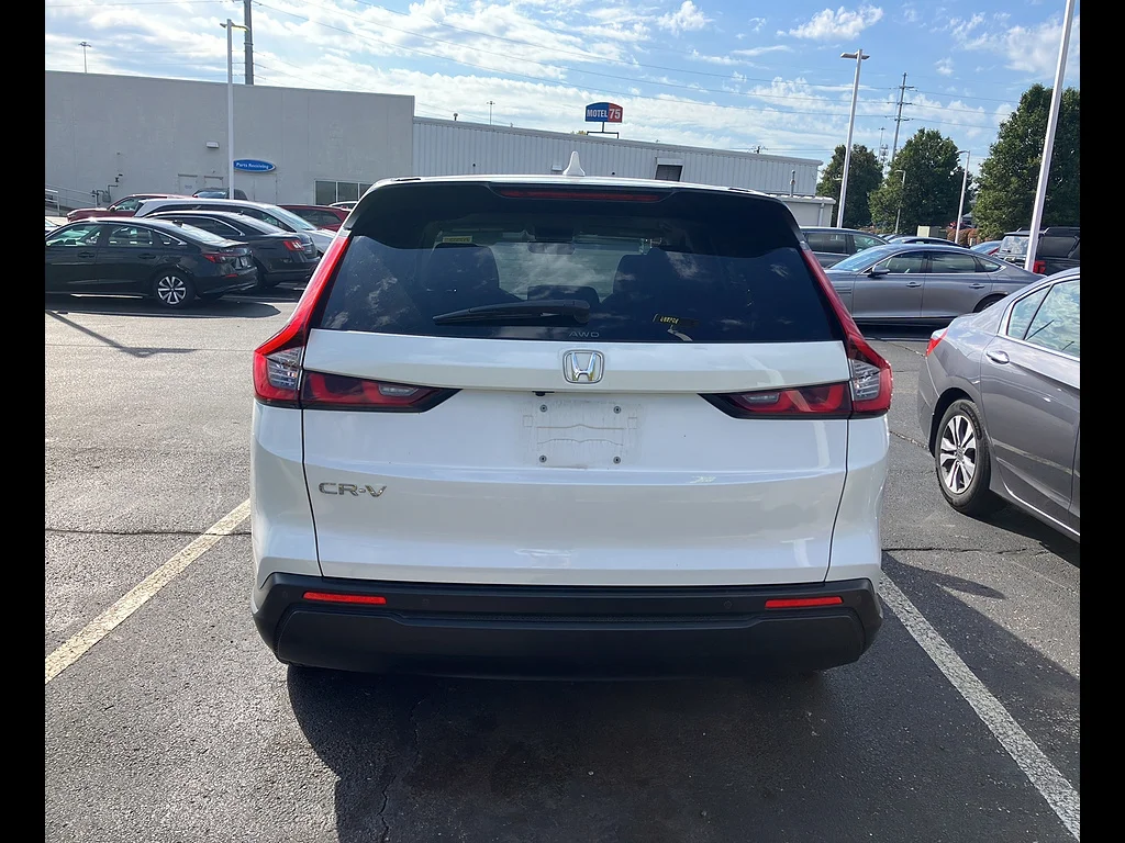 Certified Used 2024 Platinum White Pearl Honda EX-L image 5
