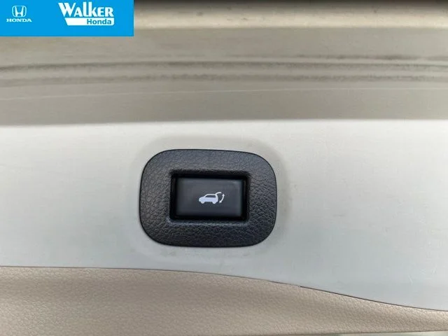 Used 2020 Blue Nissan SV image 38
