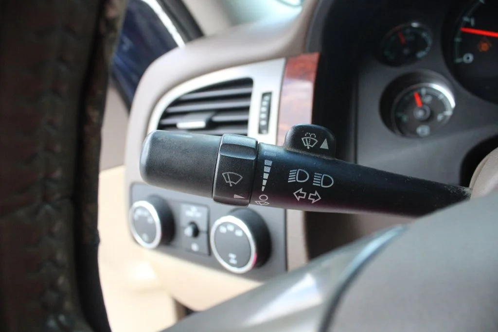 Used 2009 Blue GMC SLT image 9