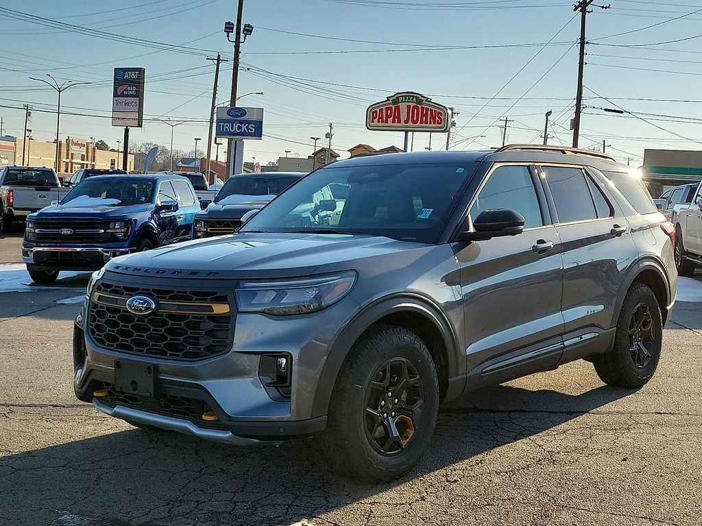 New 2026 Carbonized Gray Metallic Ford Tremor® image 2