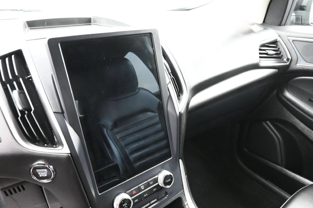 Used 2023 Black Ford SEL image 28