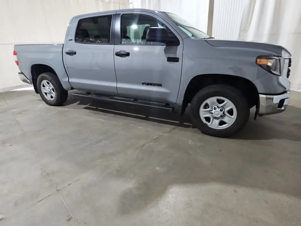 Used 2021 Cement Toyota SR5 image 5