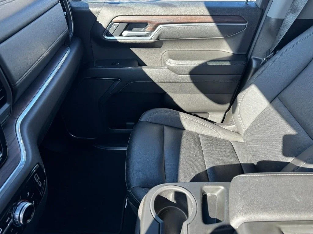 Used 2025 Silver GMC SLT image 13
