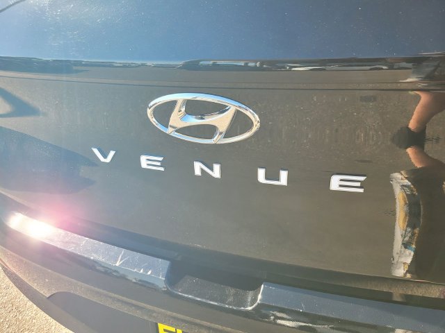 Certified Used 2025 Black Hyundai SEL image 10