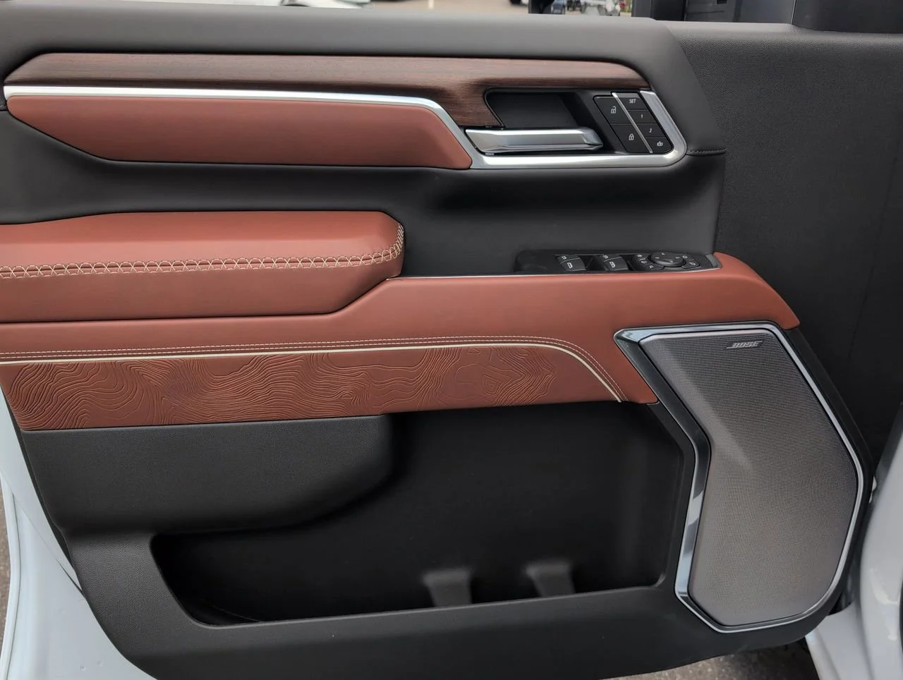 New 2026 Glacier White Tricoat GMC Denali Ultimate image 22