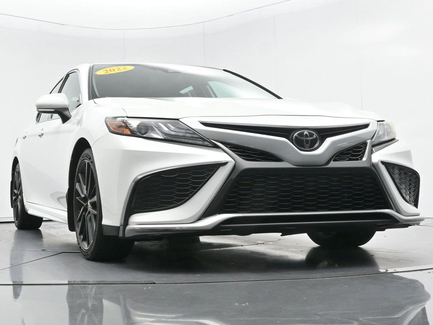 Used 2022 Wind Chill Pearl Toyota XSE image 49