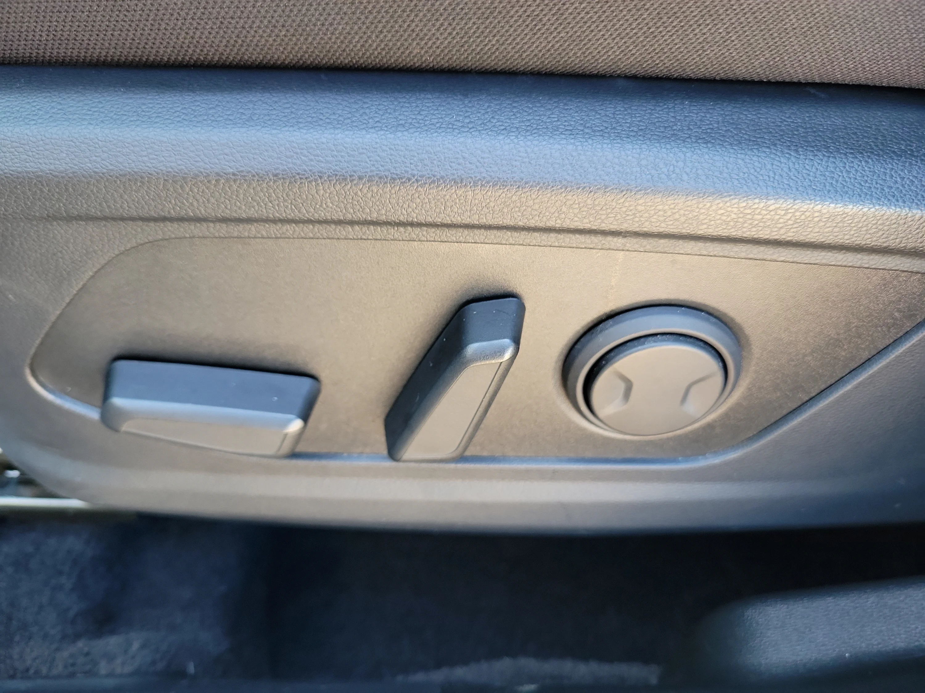 Used 2024 Blue Stone Hyundai SEL image 16