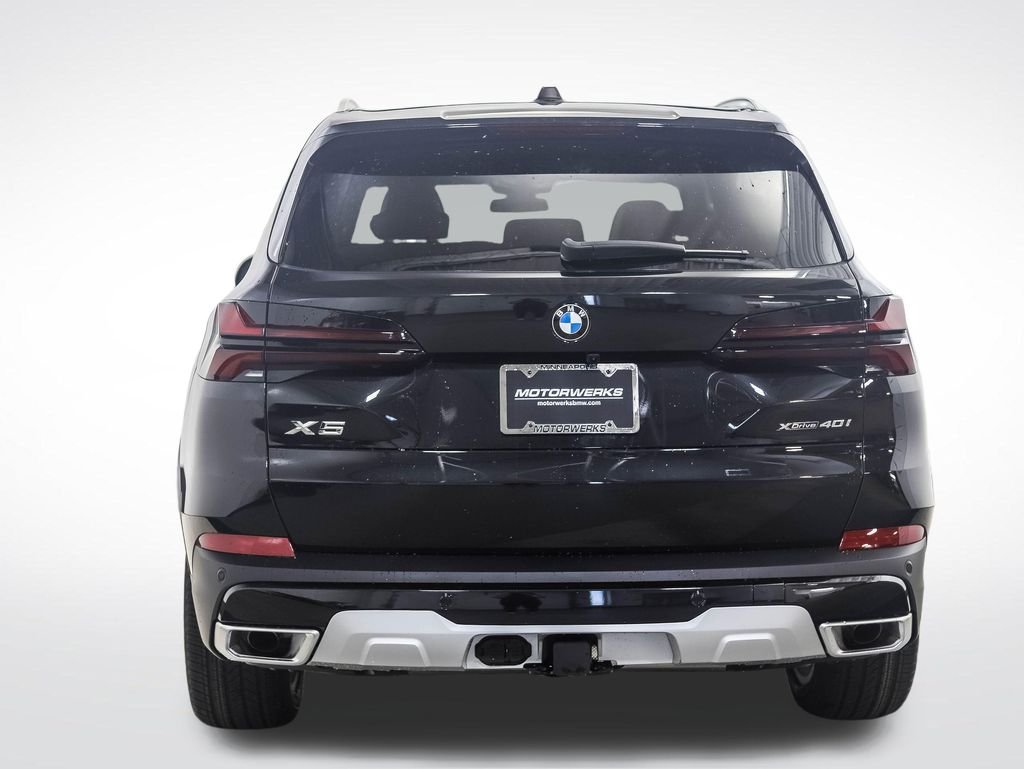 Used 2026 Black Sapphire Metallic BMW xDrive40i image 5