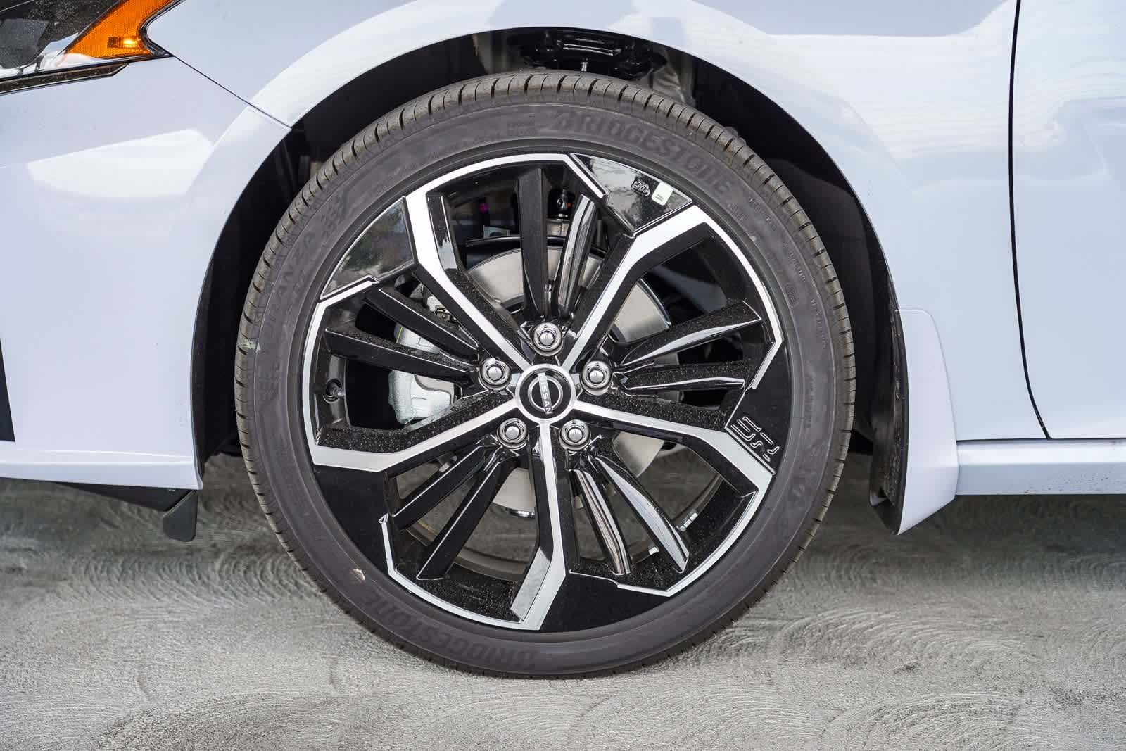New 2026 Gray Sky Pearl Nissan SR image 9