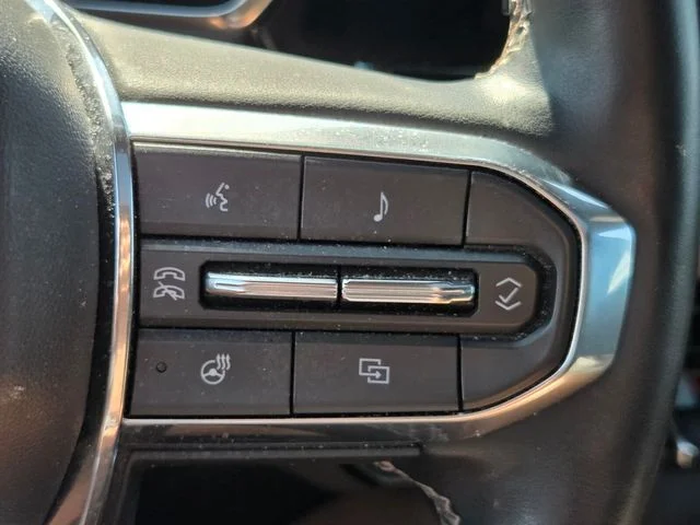 Used 2024 White GMC Denali image 23