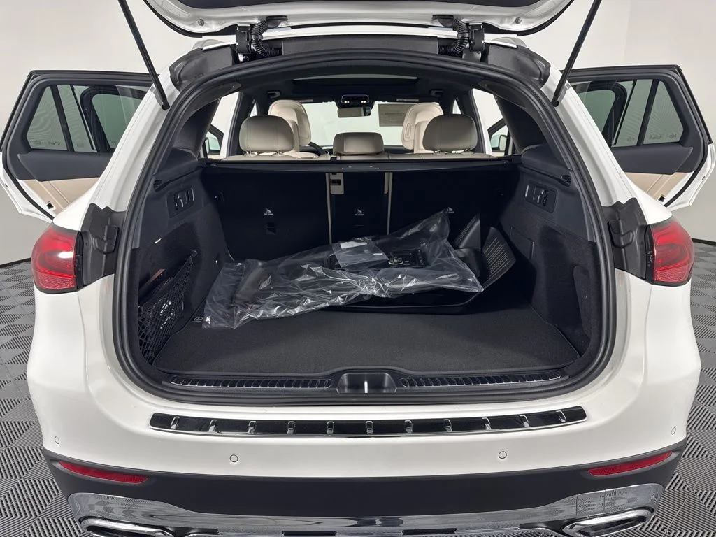 New 2026 White Mercedes-Benz GLC 300 image 20