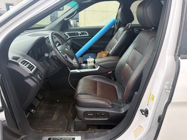Used 2015 White Ford Sport image 1