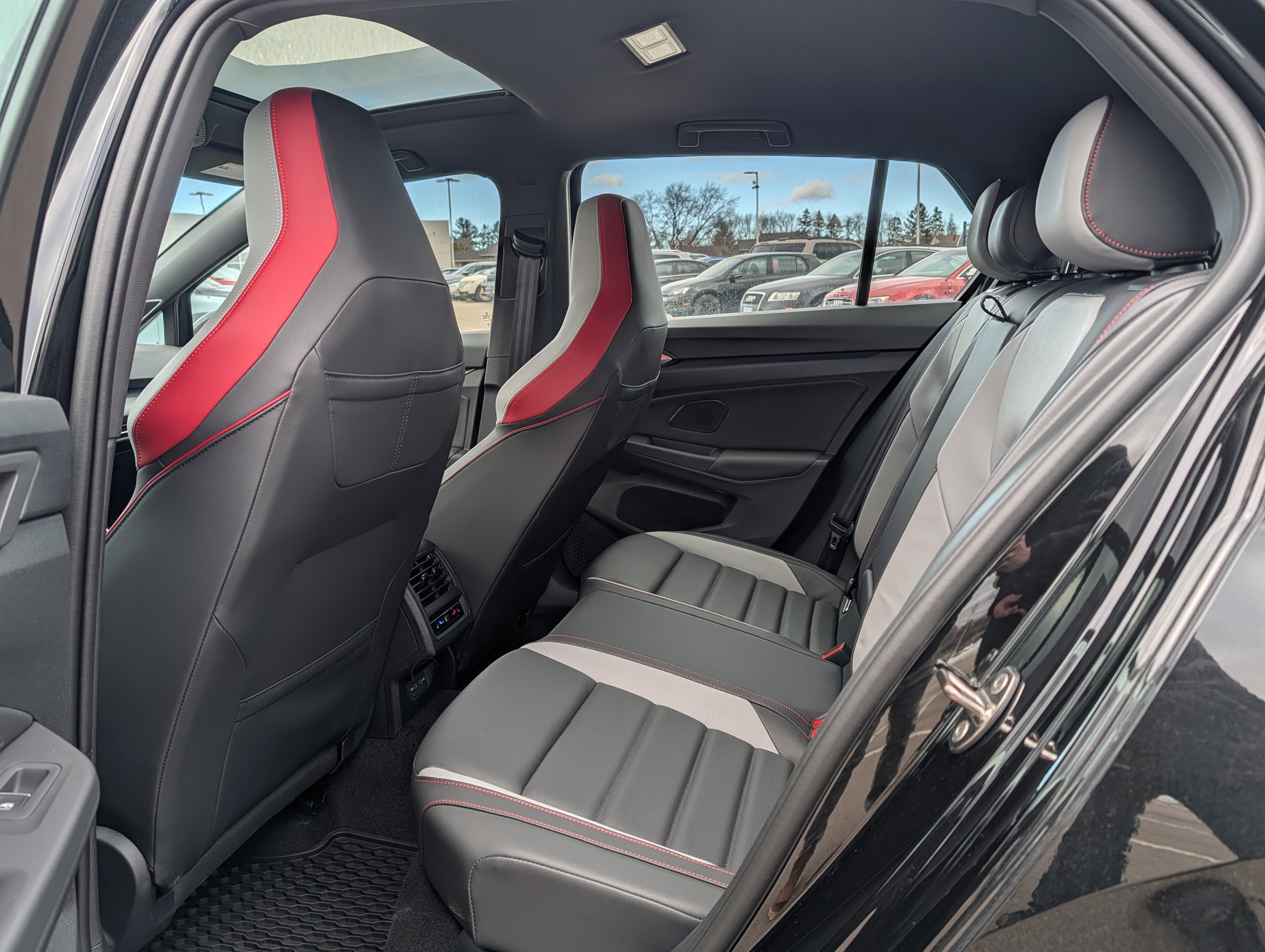 2025 Volkswagen Golf GTI Autobahn - Photo 6